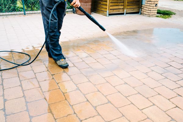 Pavement Staining in Santa Ana